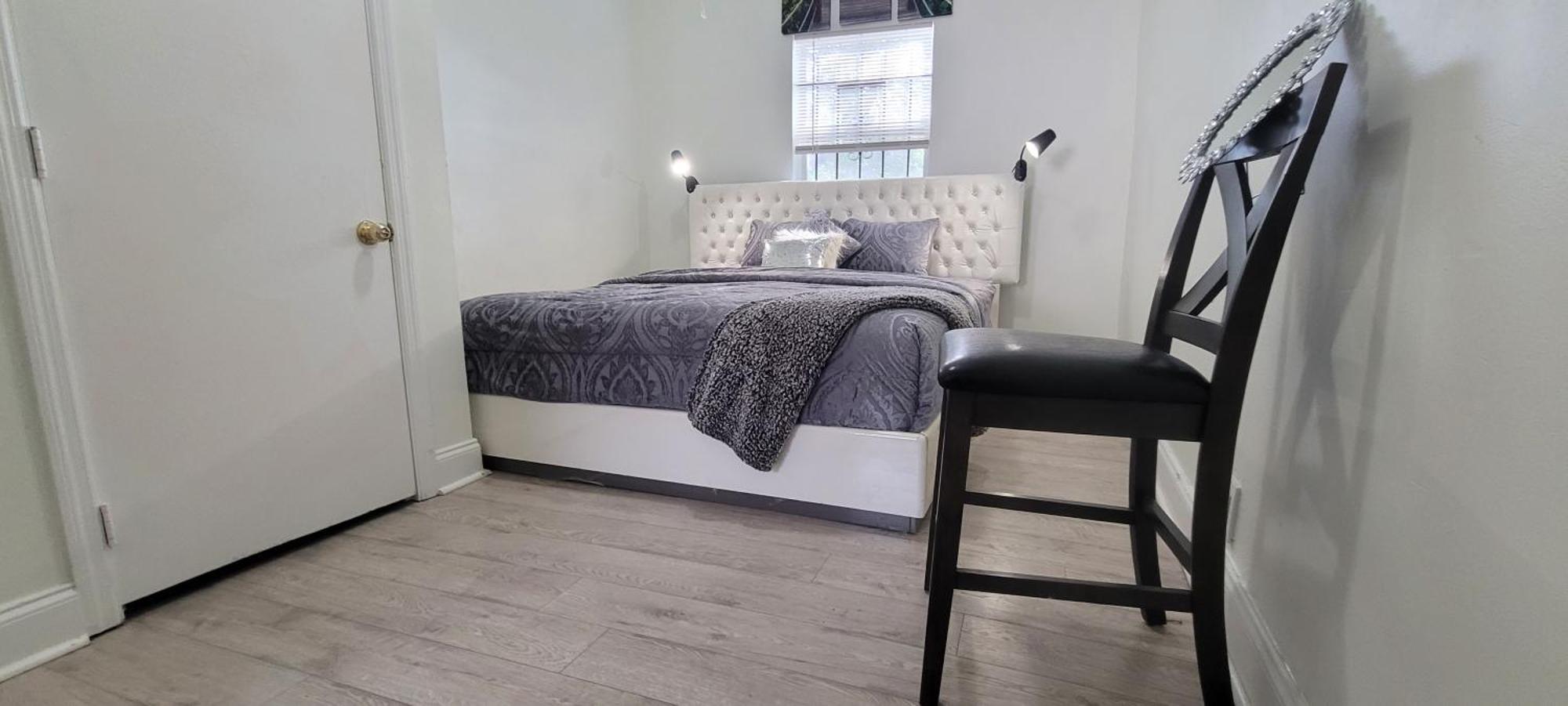 Large, Central, Lovely & Cozy 4Bed/2Bath - House By Everbank Stadium Jacksonville Bagian luar foto