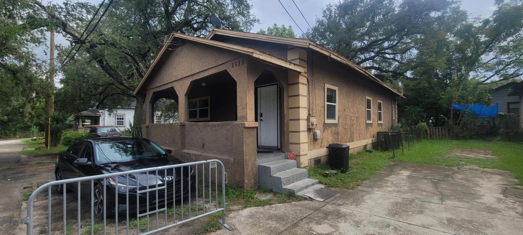 Large, Central, Lovely & Cozy 4Bed/2Bath - House By Everbank Stadium Jacksonville Bagian luar foto