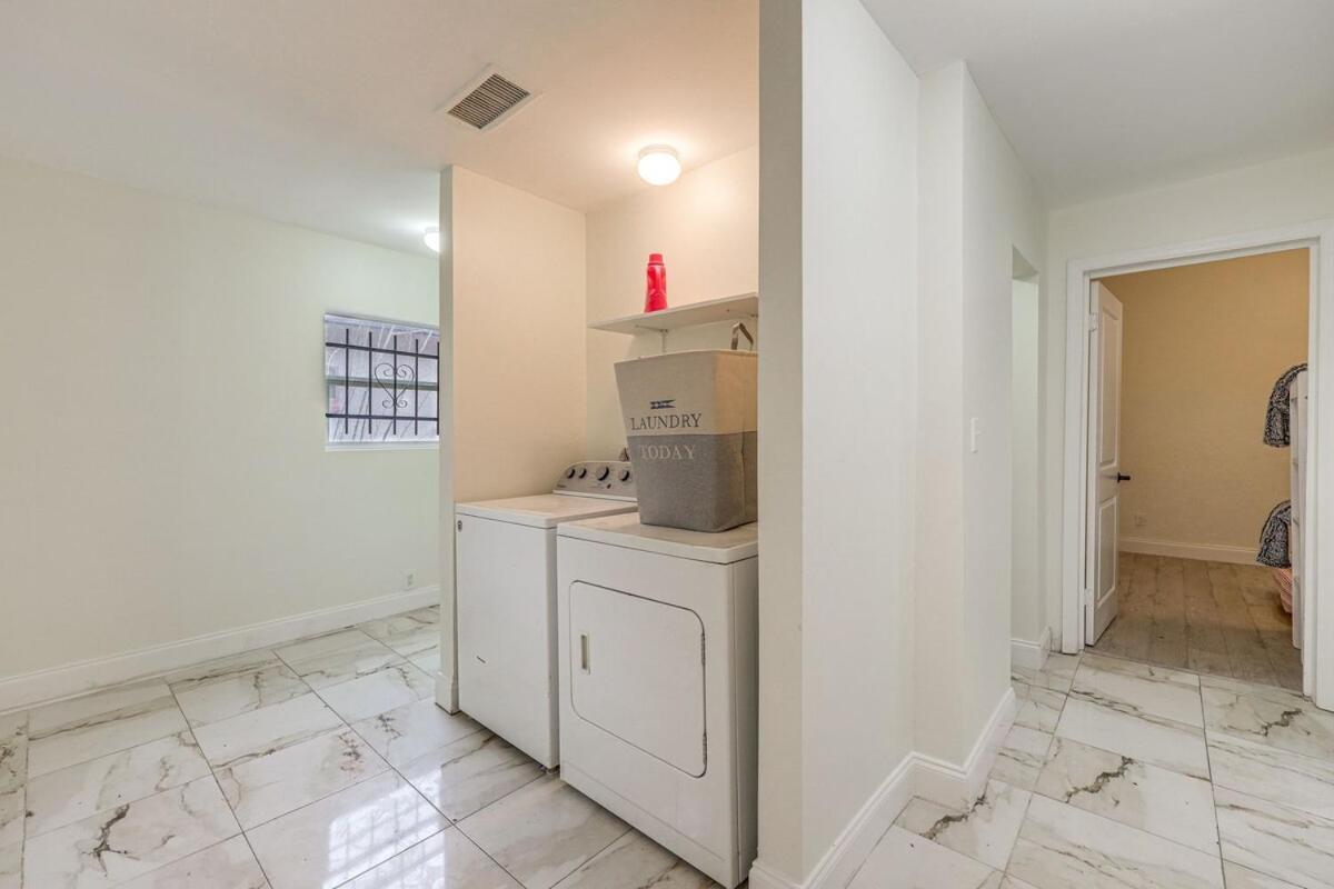 Large, Central, Lovely & Cozy 4Bed/2Bath - House By Everbank Stadium Jacksonville Bagian luar foto