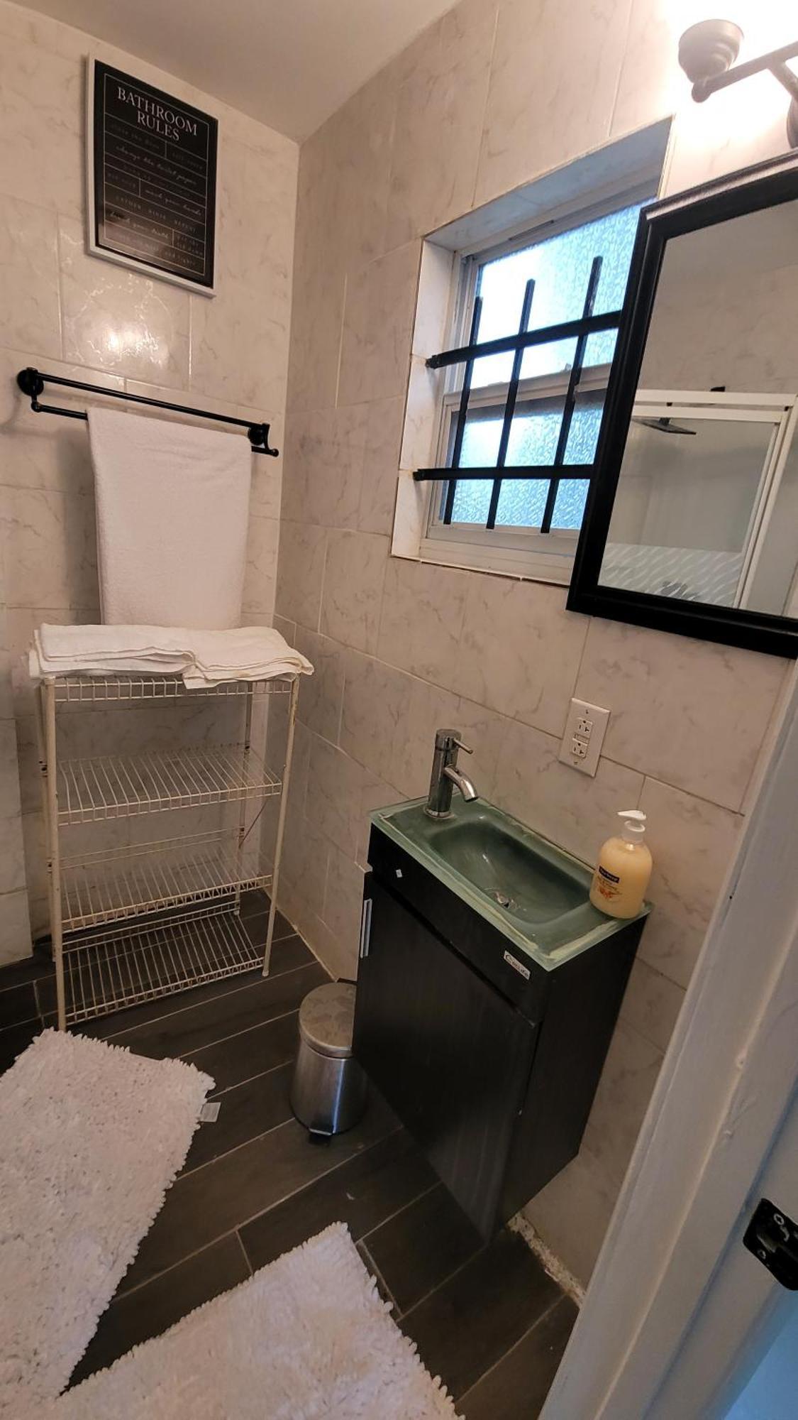 Large, Central, Lovely & Cozy 4Bed/2Bath - House By Everbank Stadium Jacksonville Bagian luar foto